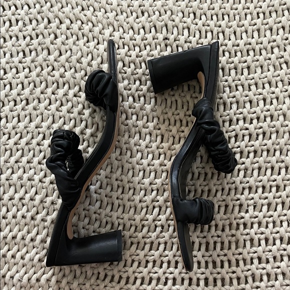 Express Black Ruched Strap Sandals - Picture 3 of 5